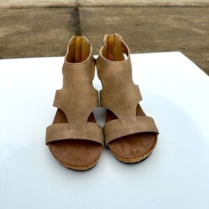Women's Tan Sandals